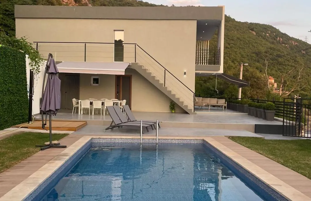 Villa Albatros With Pool And Basketball Court-1