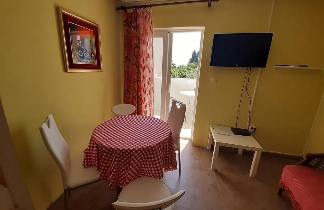 One-Bedroom Mediterranean Flat Near The Sea-1