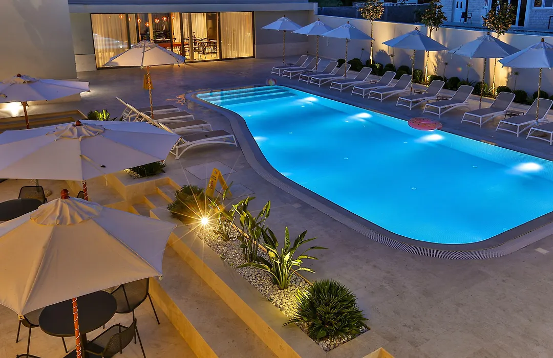 Avanti Hotel&Spa-1