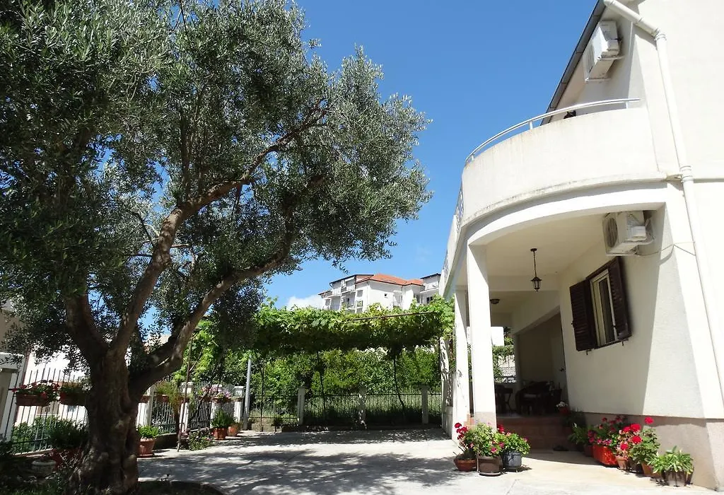 Apartments Ilinka-1