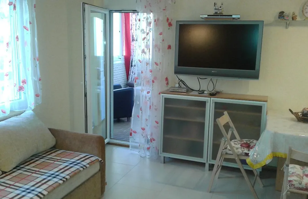 Nice Flat With Good Internet-1