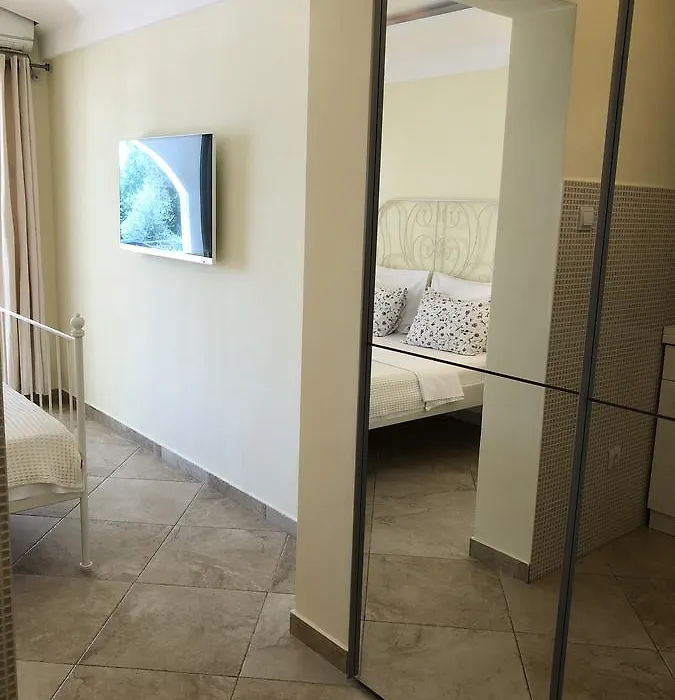 Guest House Sea Breeze-1