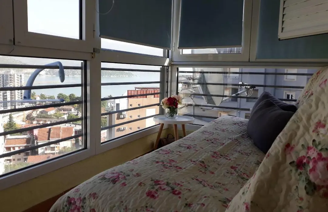 Seaview Paradise Apartment-1