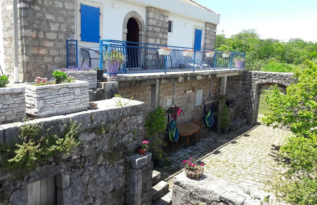 Holiday House Stari Volat-1