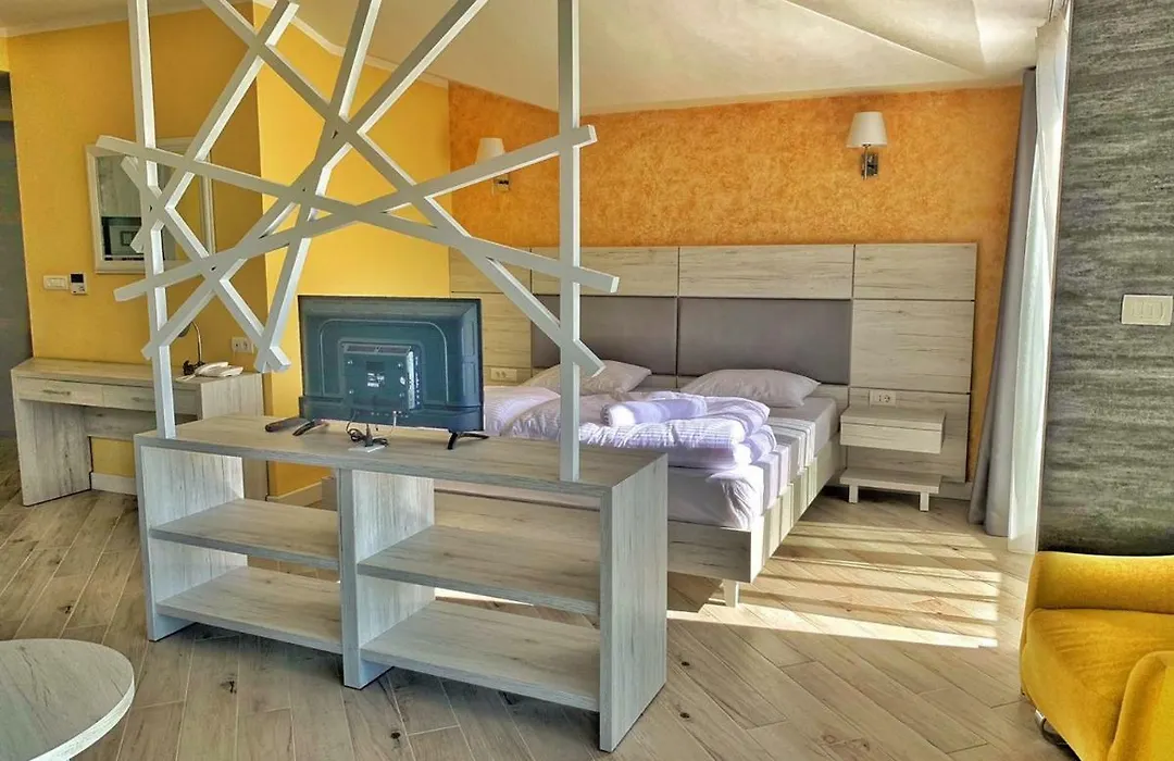 Hotel Pierina-1