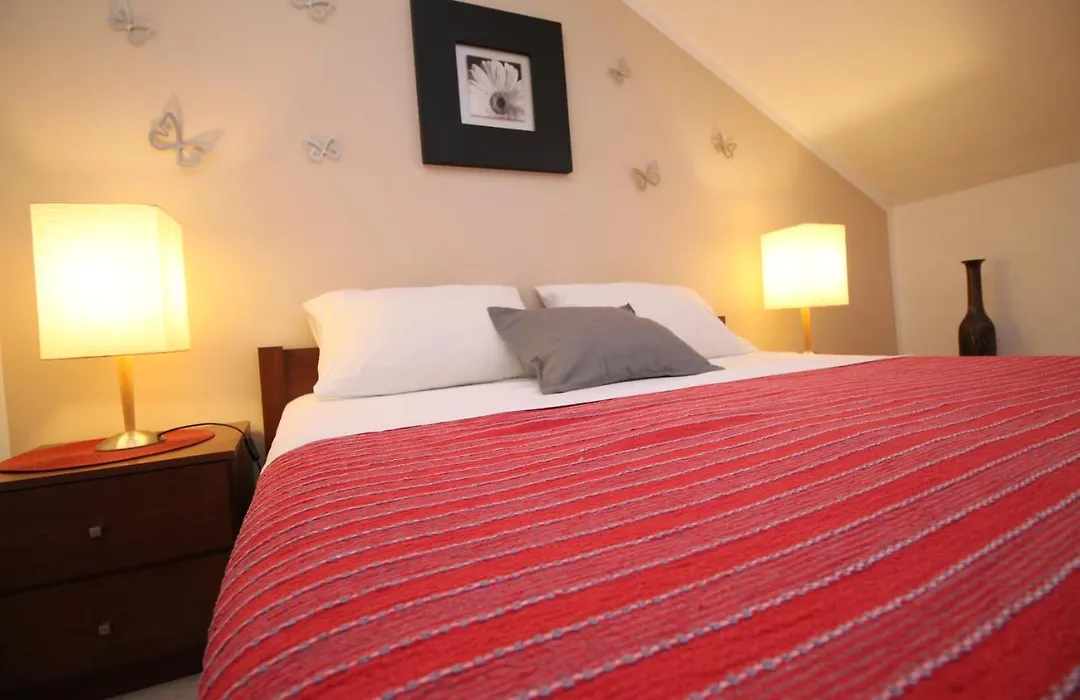 Oliver Apartments-1