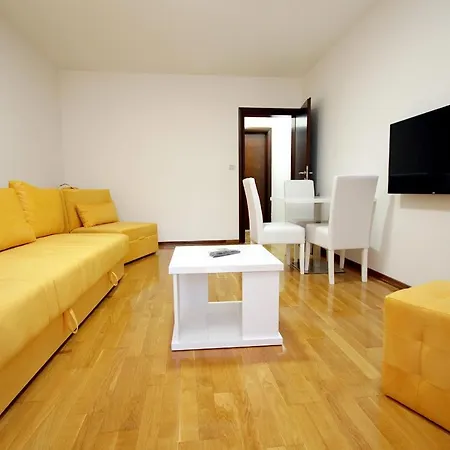 Holiday Apartments Petrovac-3