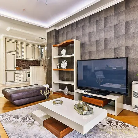 Icon Luxury Condo-2