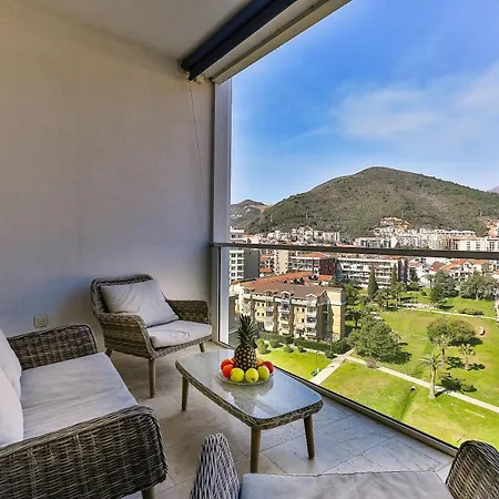 Icon Luxury Condo-3