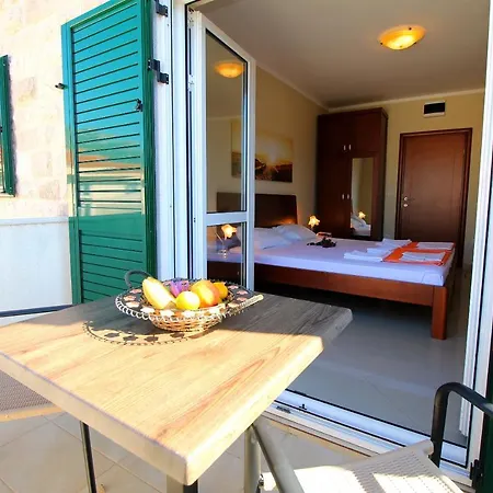 Guest House Villa Pastrovka-3