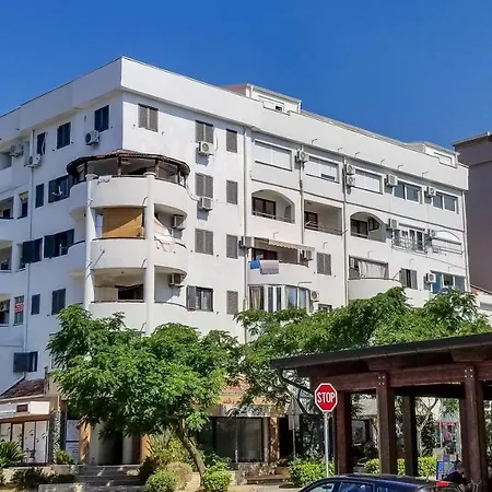 Studio Apartment Urke-3