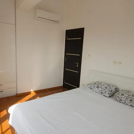 Wonderful Sea View One-Bedroom Apartment In Rafailovici By Cmm-3