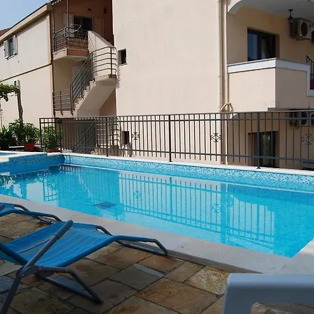 Apartments Srzentic-2