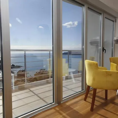 Modern 1 Bedroom Apartment With Amazing Sea View-3