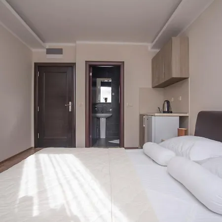Helena Apartments-3