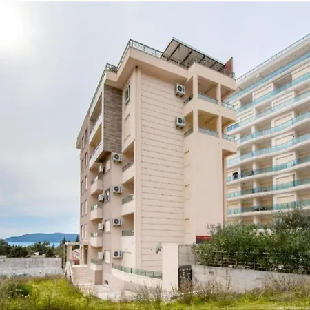 Vetiver Apartment Becici-3