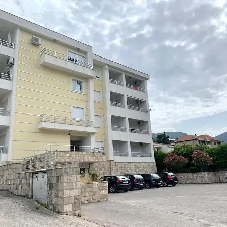 Lana Apartment Petrovac-2