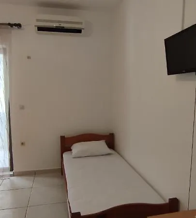 Becici Rooms-2