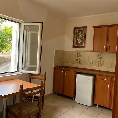 Guest House Elena-2