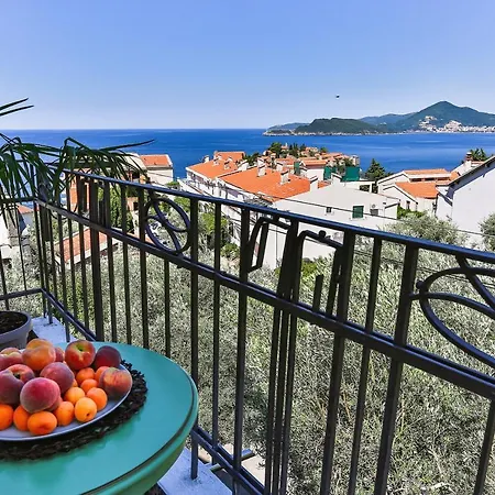 Barbara Sveti Stefan-3