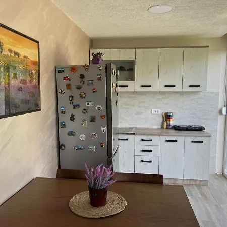 Apartmani Rezevici-2