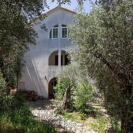 Barbara Sveti Stefan-2