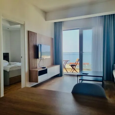 Lovely Partial Sea View One Bedroom Flat In Horizon Residences A22-3