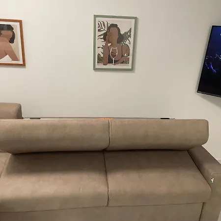 Deluxe Pool Apartment 4-3