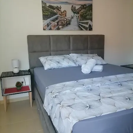 J&J Twins Apartments-3