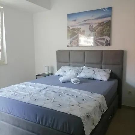J&J Twins Apartments-2
