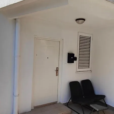 Tomopet Apartment-2