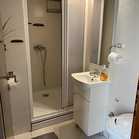 Modern Apartment 200 M From The Beach-3