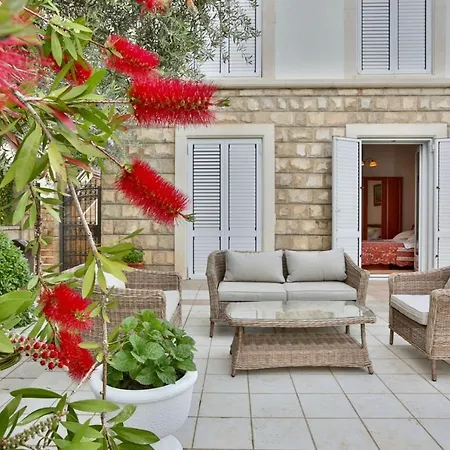 Royal Holiday Apartments Sveti Stefan-3