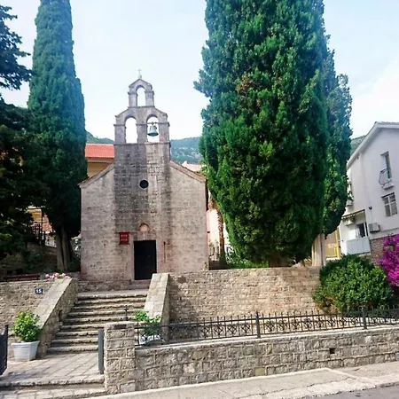 Petrovac Bay Monte-2