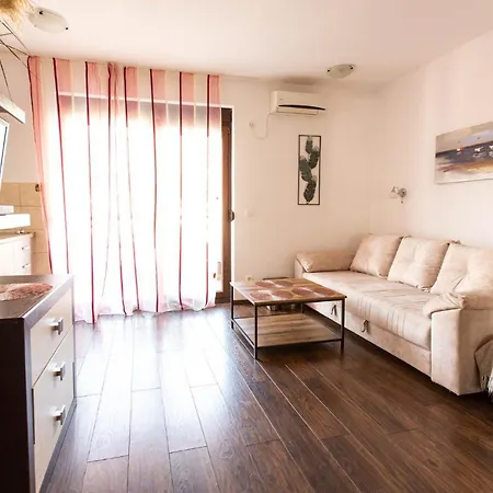 Apartment lora-3