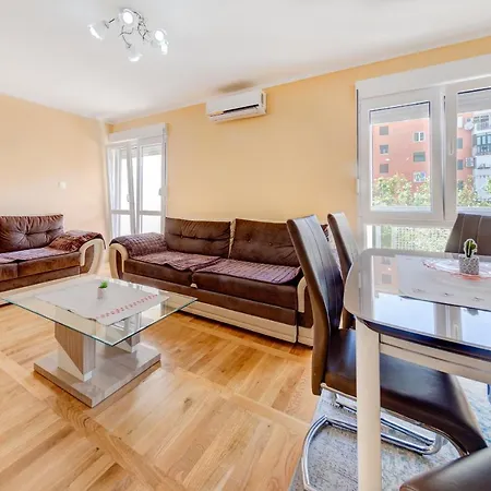 Green Space Apartment-2