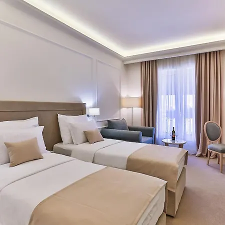 Hotel Crown-2