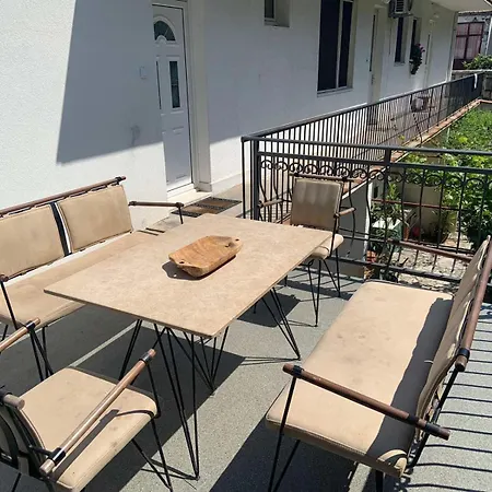 Alex Apartments-3