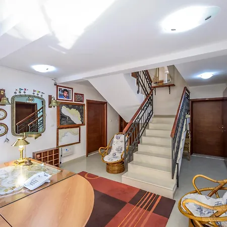 Captain Apartments-3