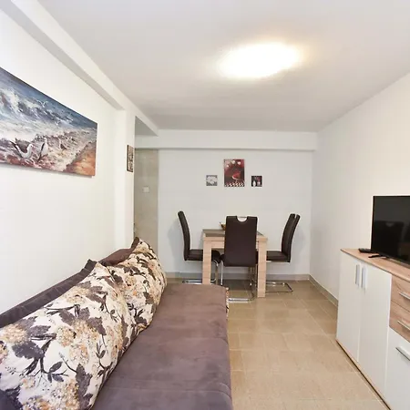 Vila Lucice-3
