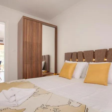 Villa D Apartments-3