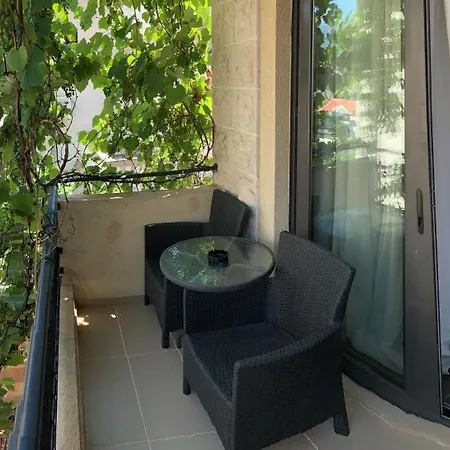 Apartments Lov-2