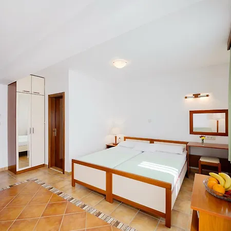 Apartments Ivona-2