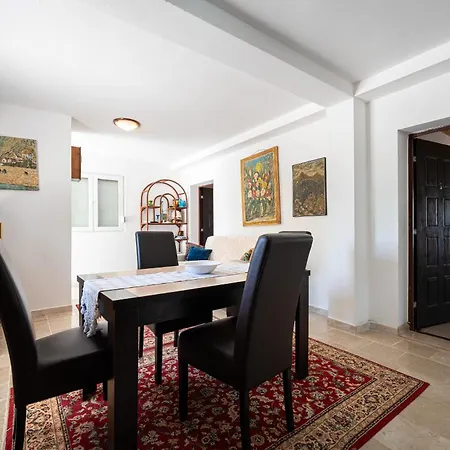 Stevuska Apartment-3