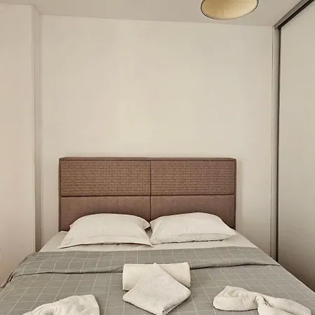 Mn One Bedroom Apartment-2