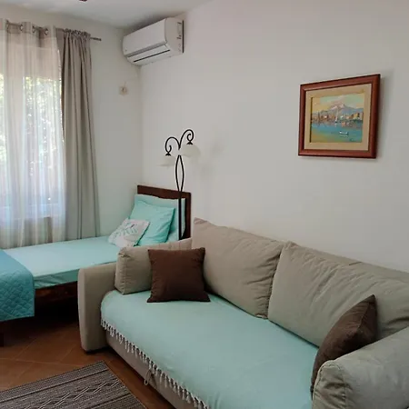 Mirta Apartments Family Farm-2