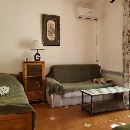 Villa With Swimming Pool Apartments With Bathroom, Kitchen, Patio, Private Parking-3