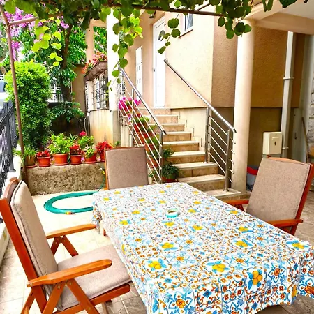 El Mar Apartments-3