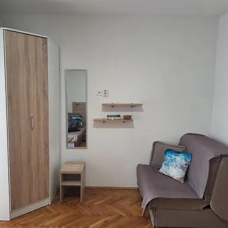 Studio Dina-3