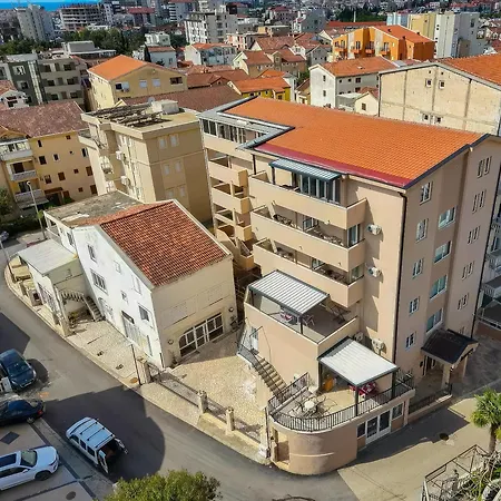 Azzuro Apartments Budva-3